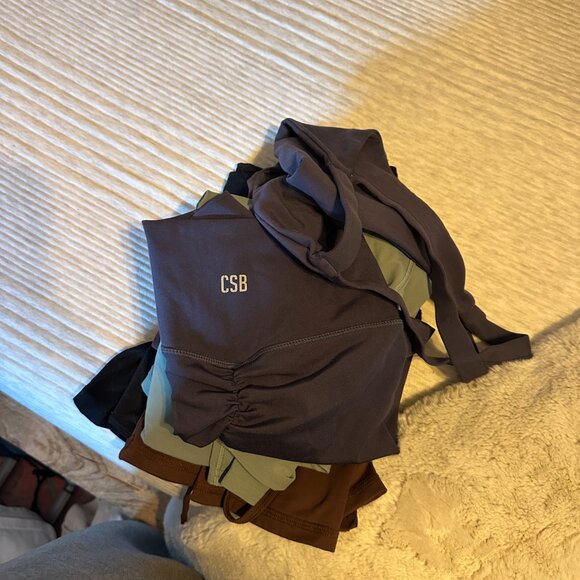 WORKOUT BUNDLE: CSB, STRUT THIS (REVOLVE), GYM SHARK (8 pieces total) - Picture 13 of 15